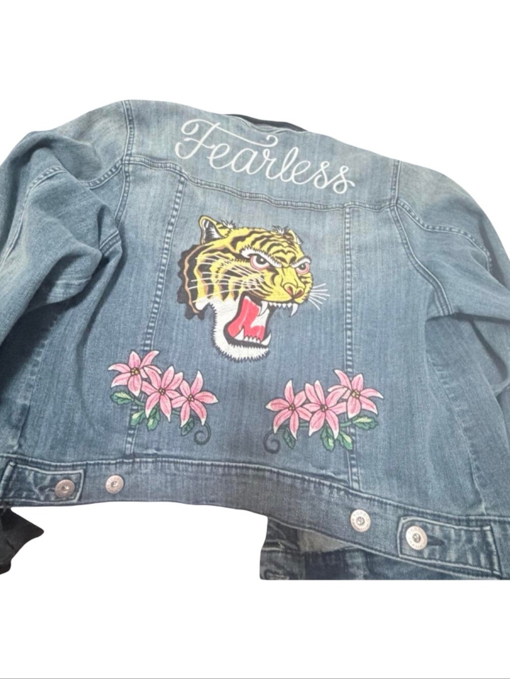 Torrid Fearless Embroidered Tiger Floral Denim Trucker Jacket Medium Wash Plus - Picture 10 of 16